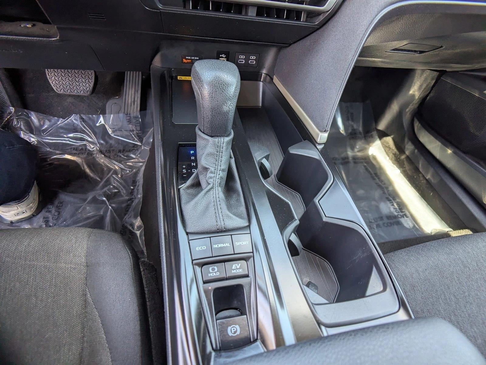 2025 Toyota Camry LE (Natl)