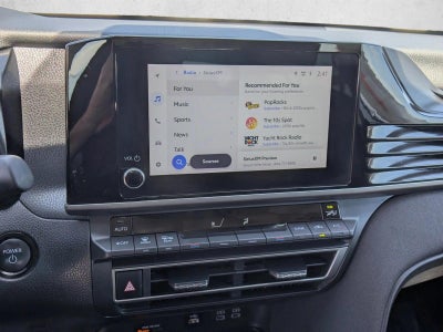 2025 Toyota Camry LE (Natl)