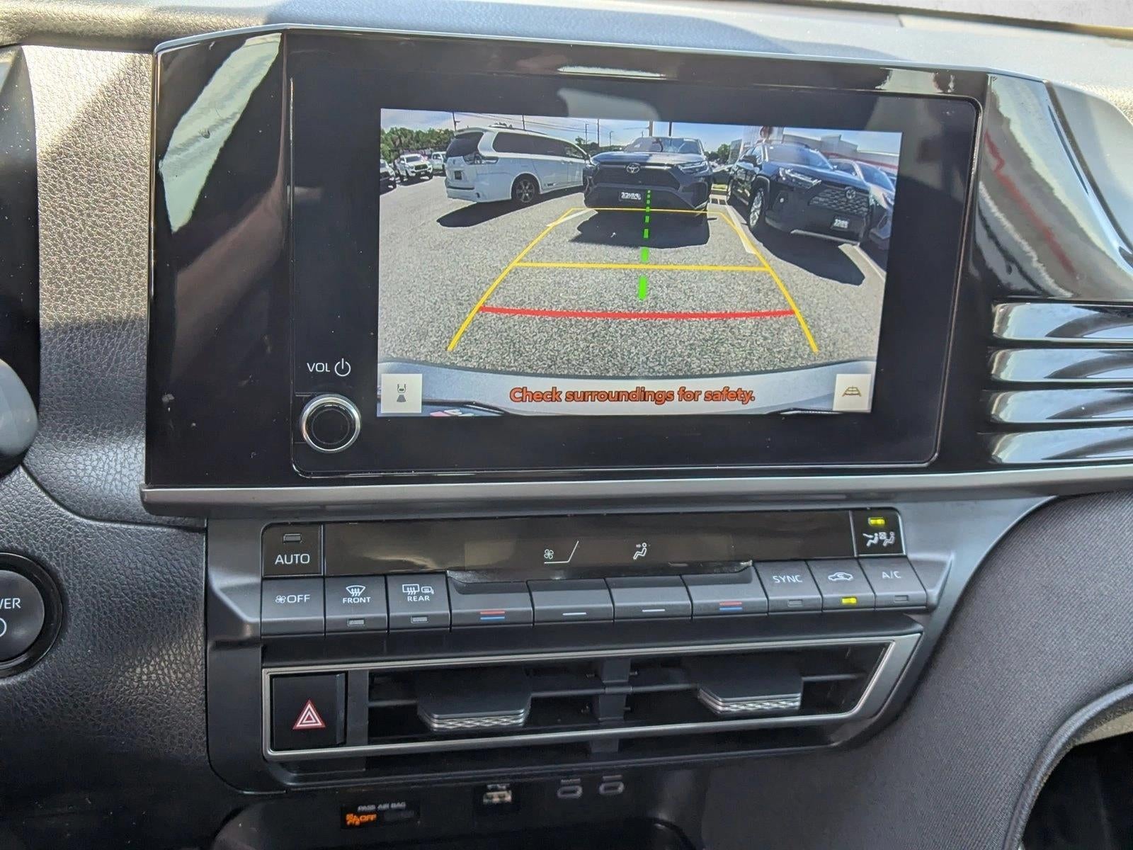 2025 Toyota Camry LE (Natl)