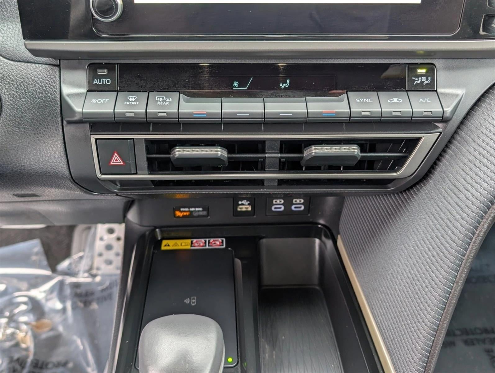 2025 Toyota Camry SE (SE)