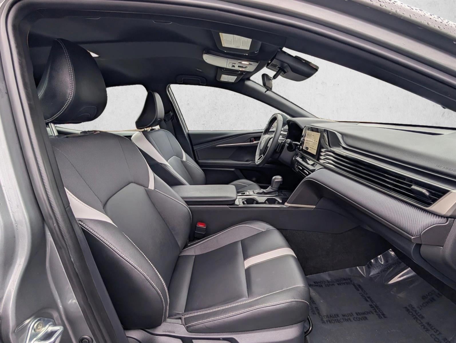 2025 Toyota Camry SE (SE)