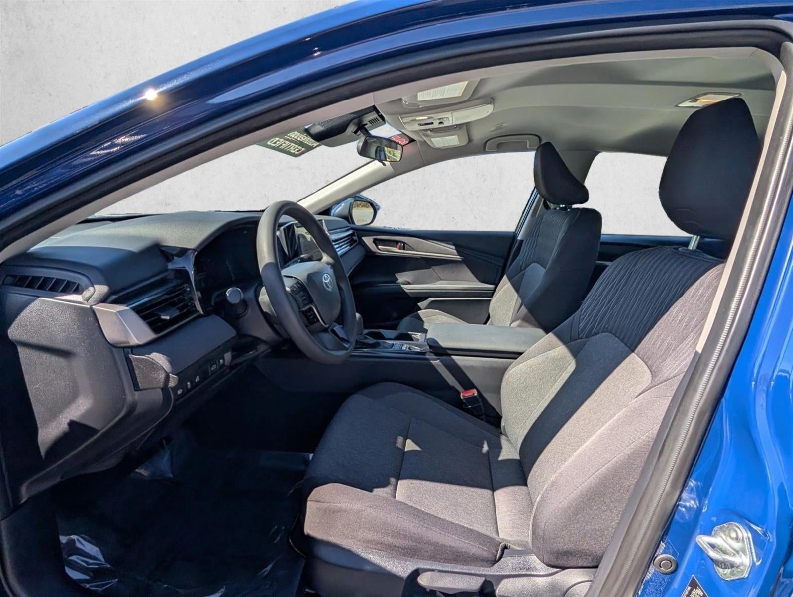 2025 Toyota Camry LE (SE)