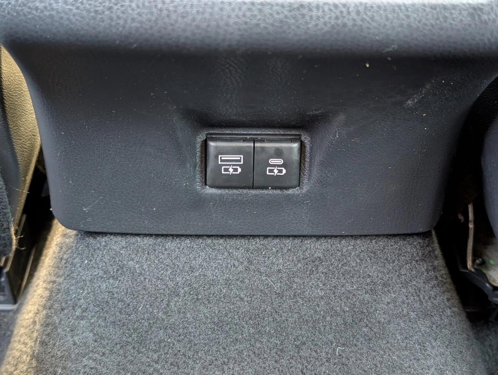 2025 Toyota Camry LE (SE)