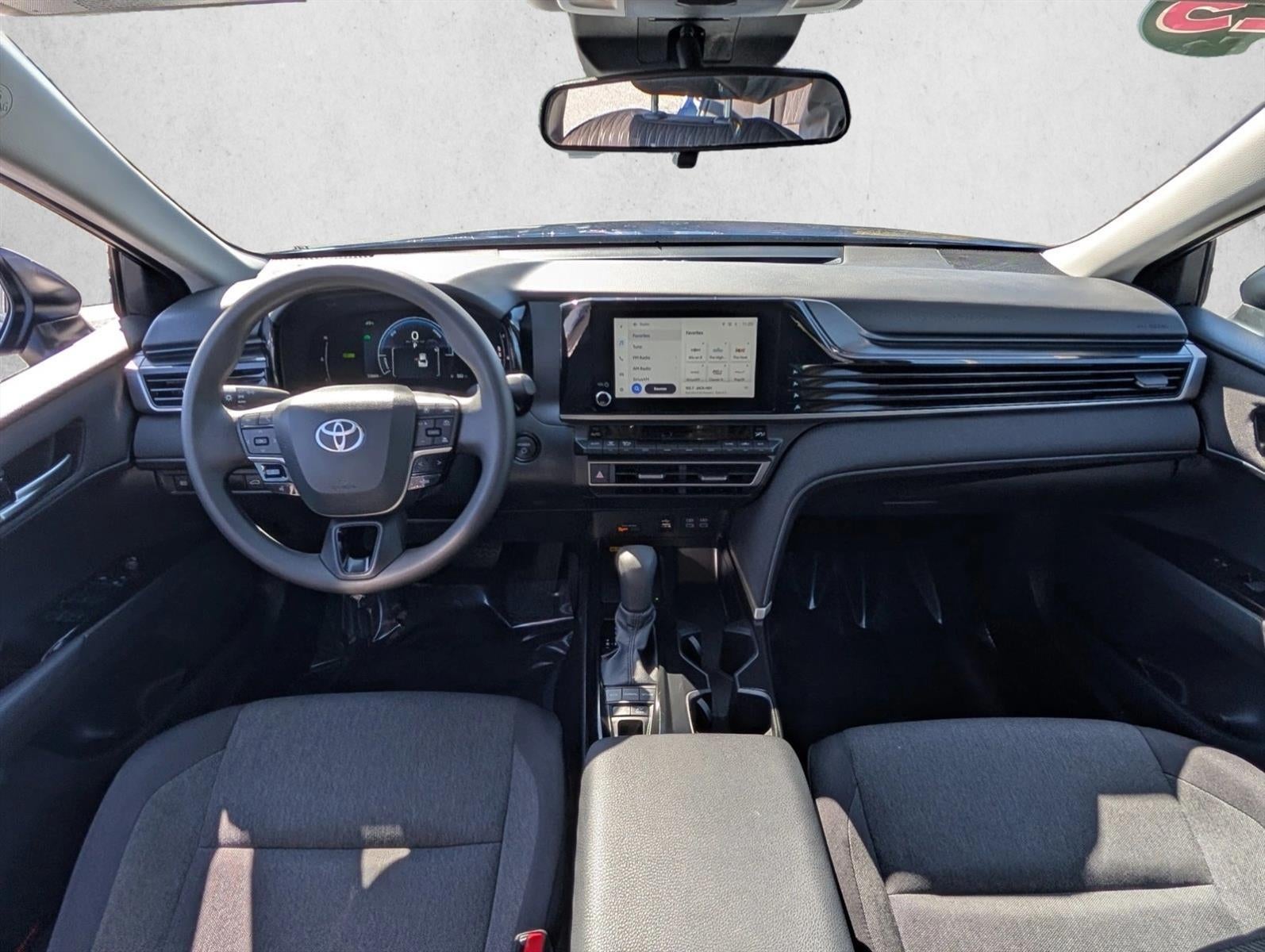 2025 Toyota Camry LE (SE)