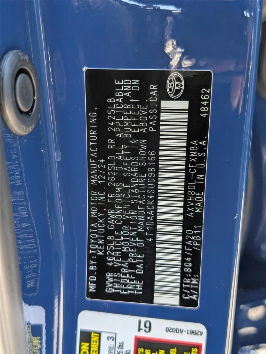 2025 Toyota Camry LE (SE)