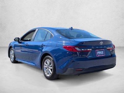 2025 Toyota Camry LE (SE)