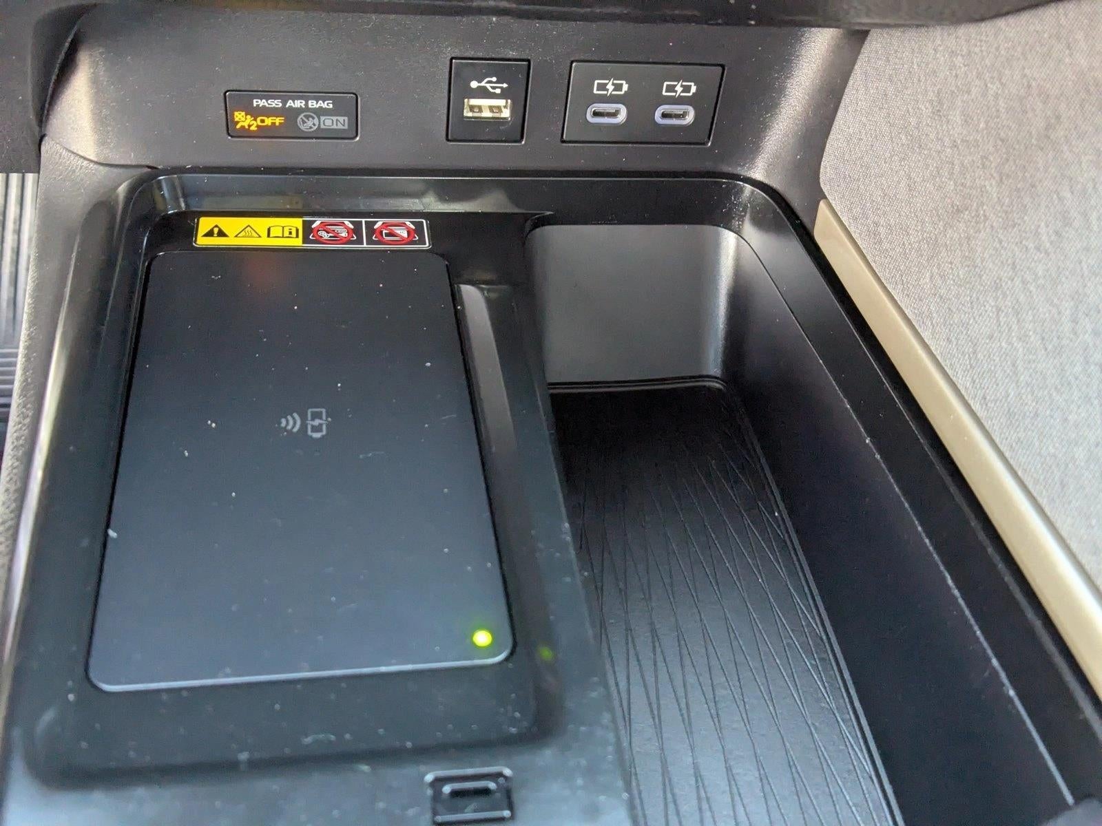 2025 Toyota Camry LE (Natl)