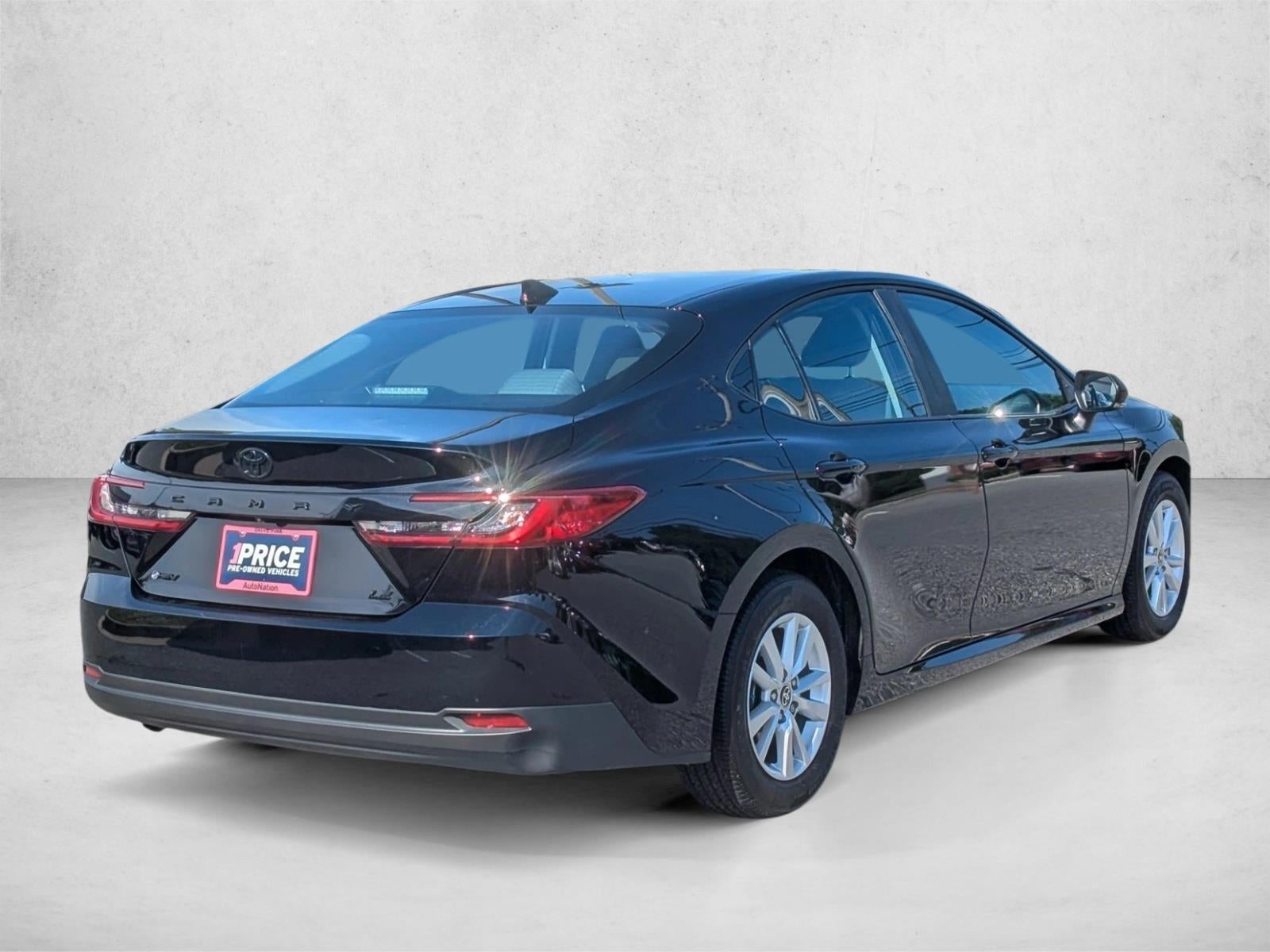 2025 Toyota Camry LE (Natl)