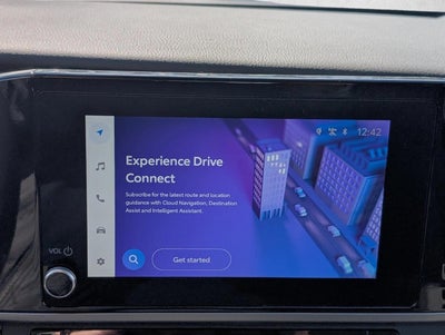 2025 Toyota Camry LE (SE)