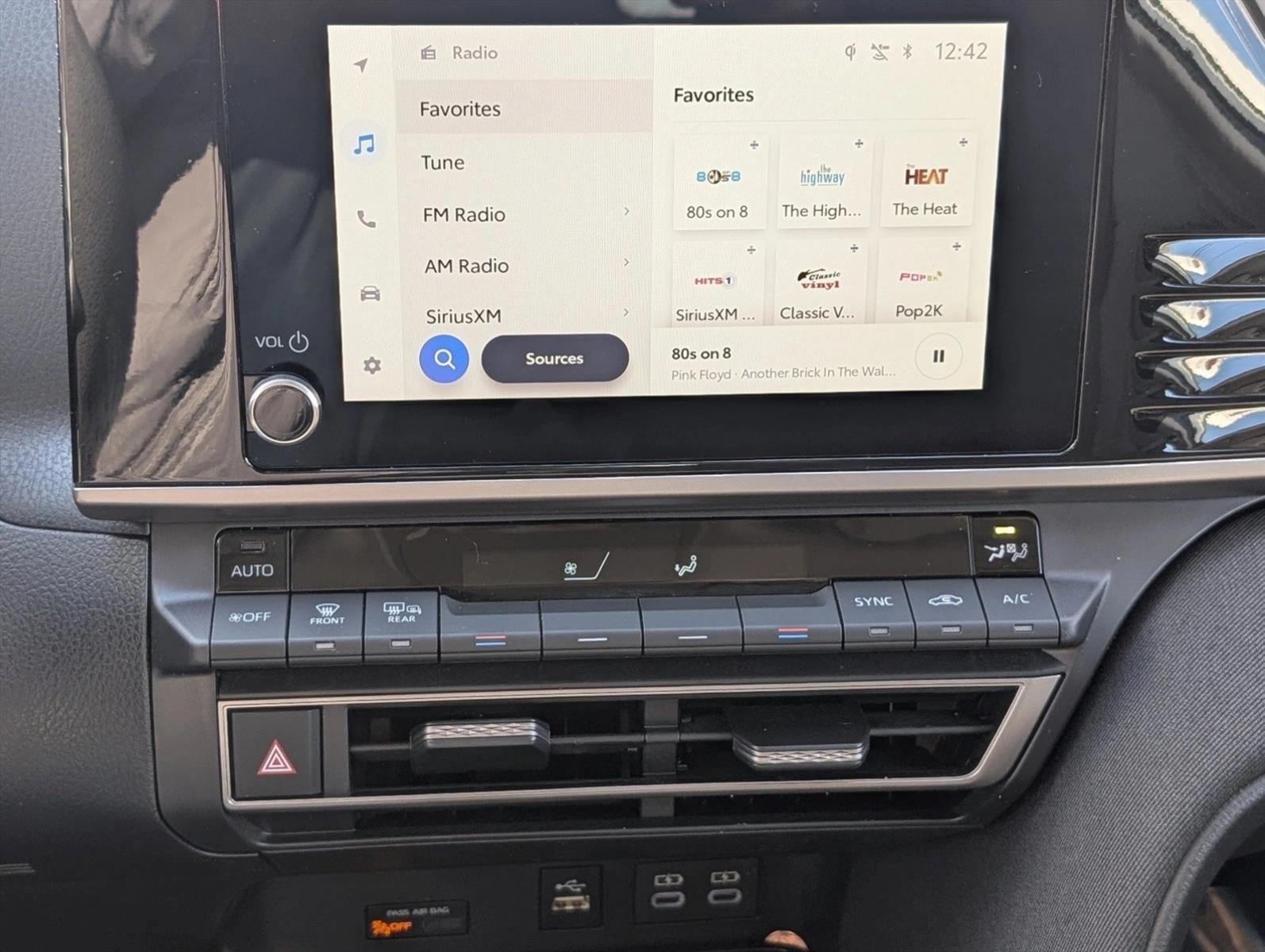 2025 Toyota Camry LE (SE)