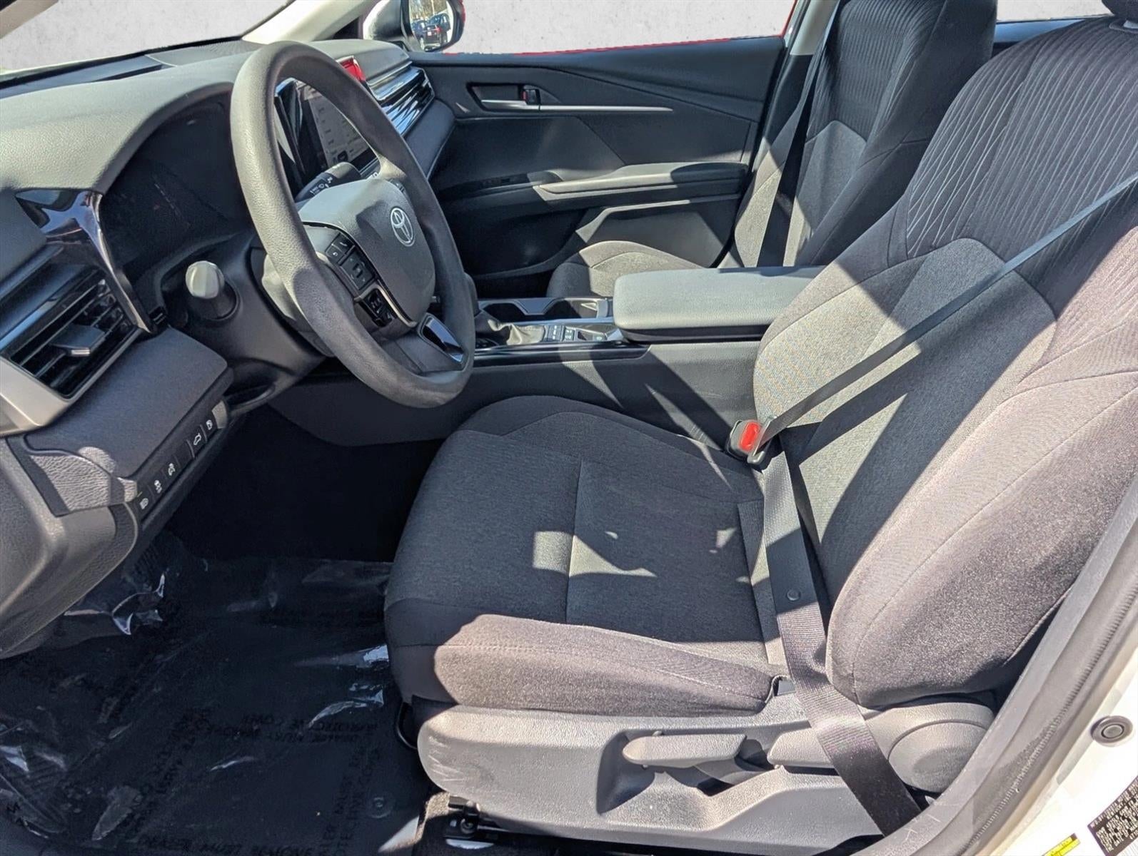 2025 Toyota Camry LE (SE)