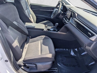 2025 Toyota Camry LE (SE)