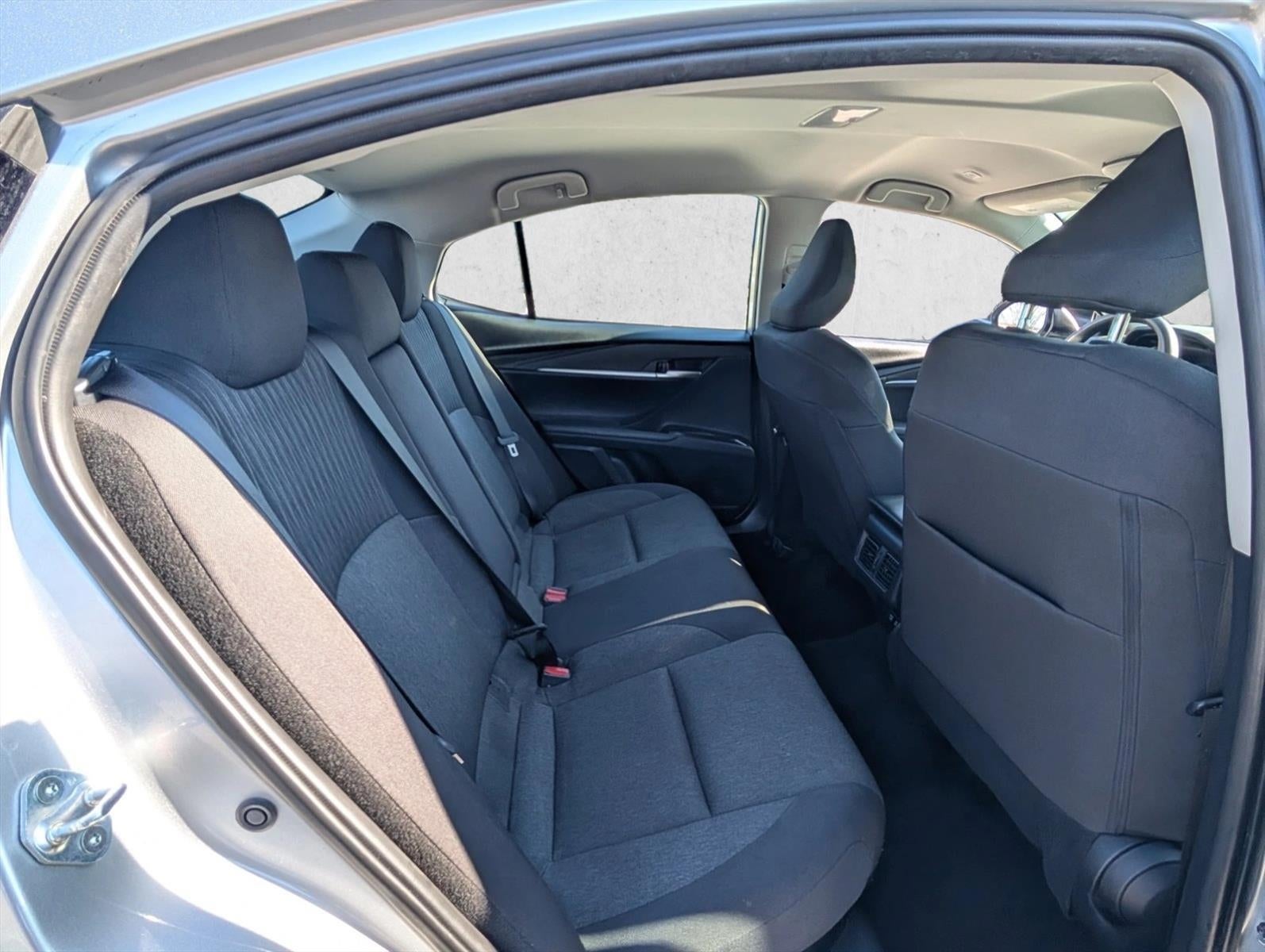 2025 Toyota Camry LE (SE)