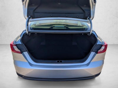 2025 Toyota Camry LE (SE)