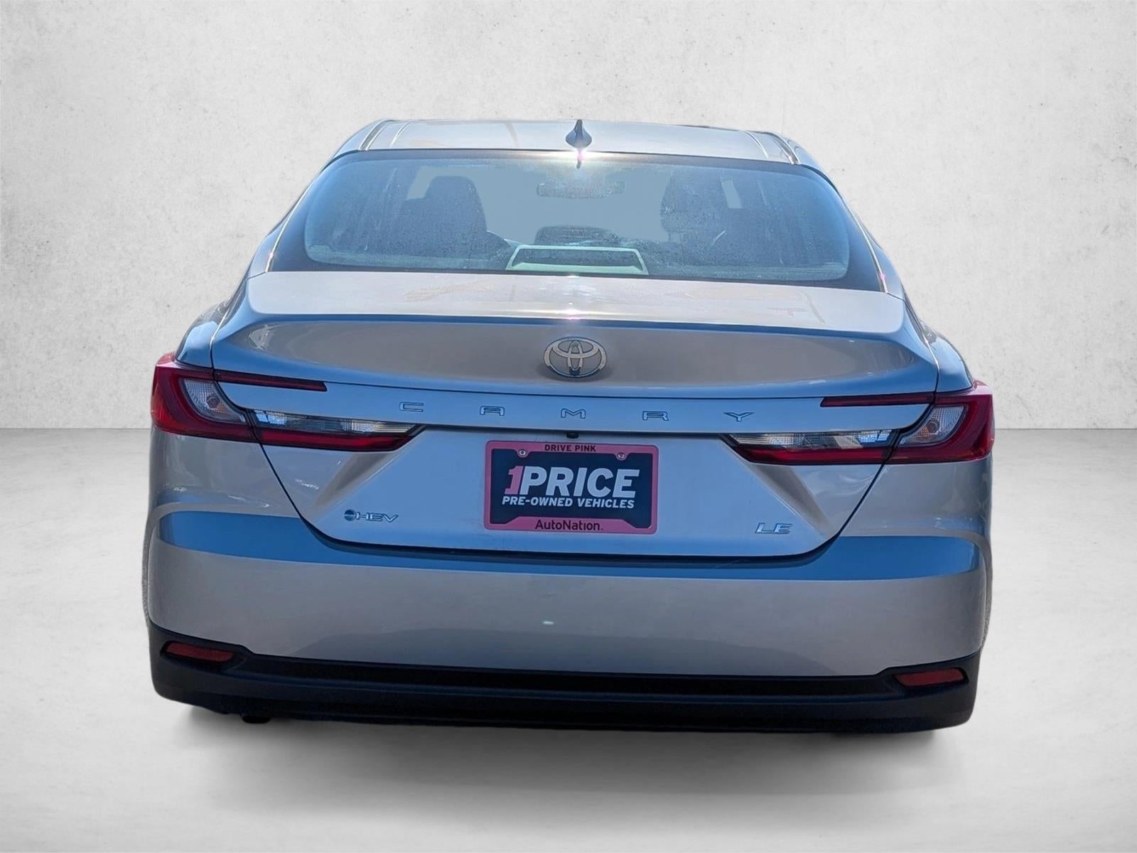 2025 Toyota Camry LE (SE)