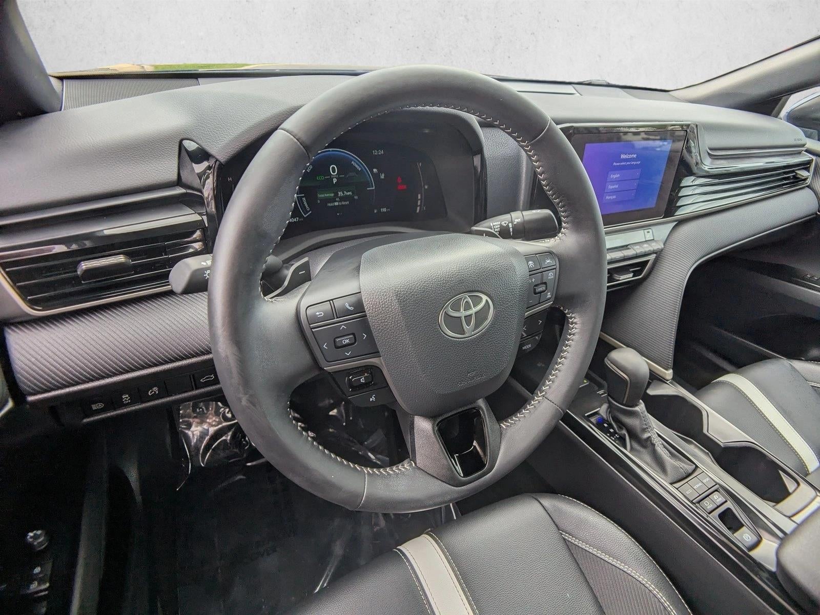 2025 Toyota Camry SE AWD (Natl)
