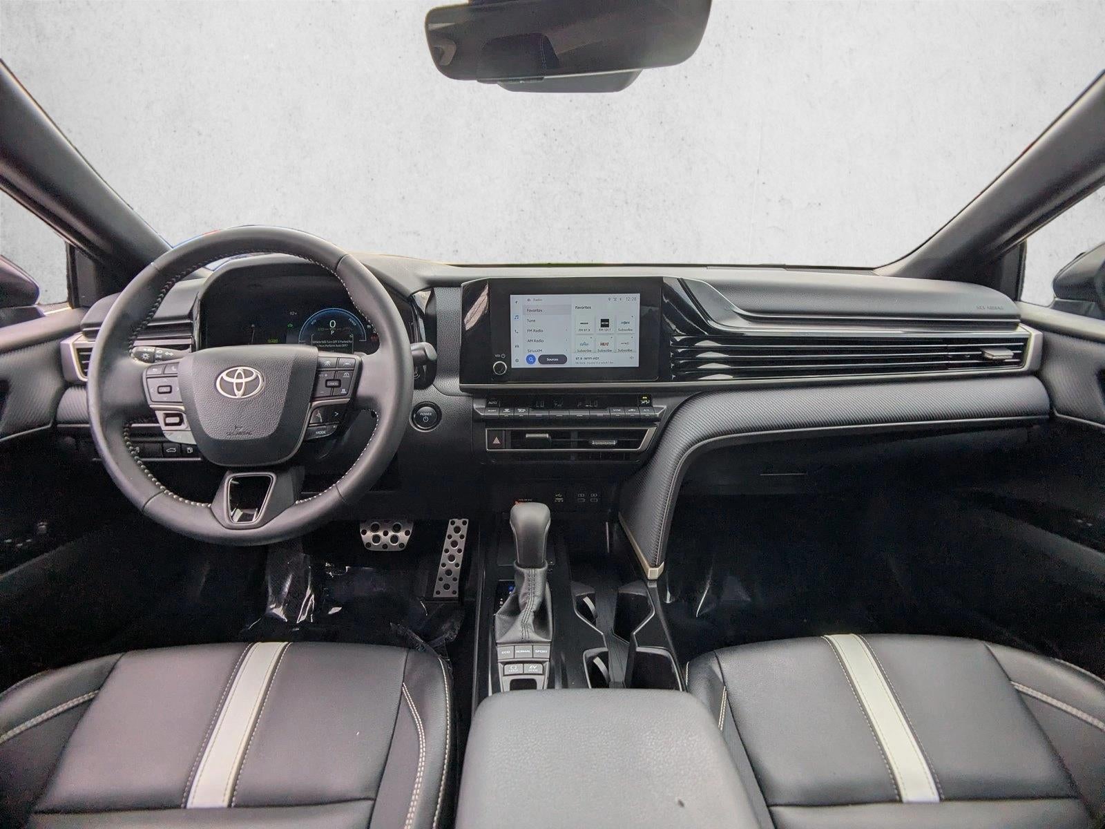 2025 Toyota Camry SE AWD (Natl)