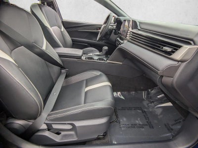 2025 Toyota Camry SE AWD (Natl)