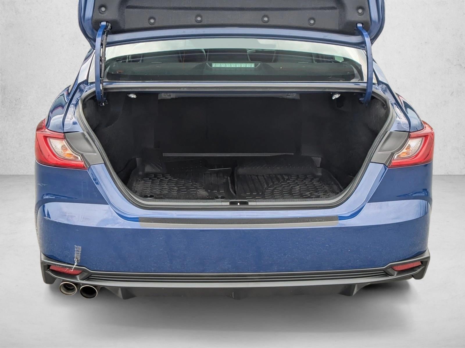2025 Toyota Camry SE AWD (Natl)