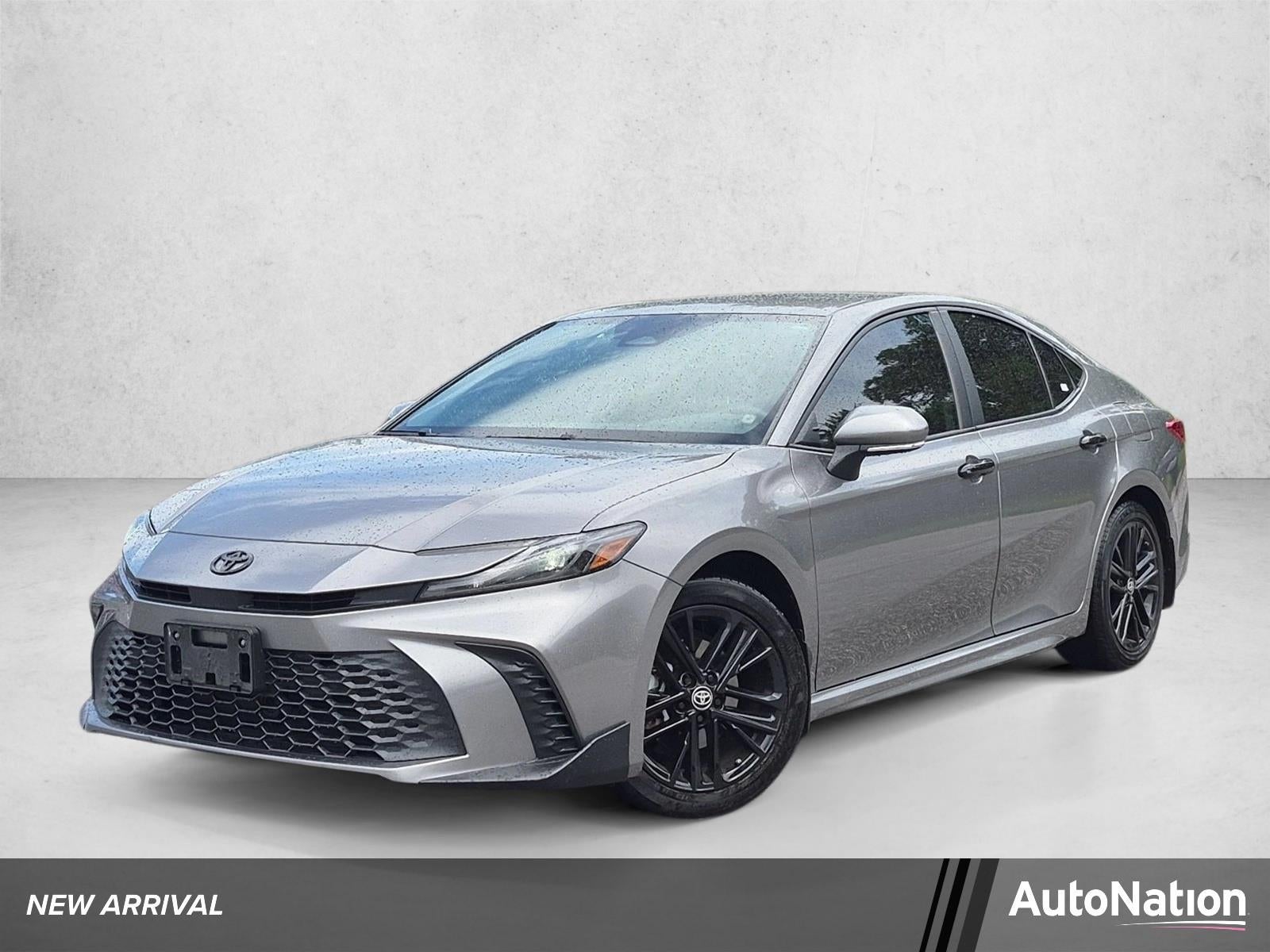 2025 Toyota Camry SE AWD (Natl)