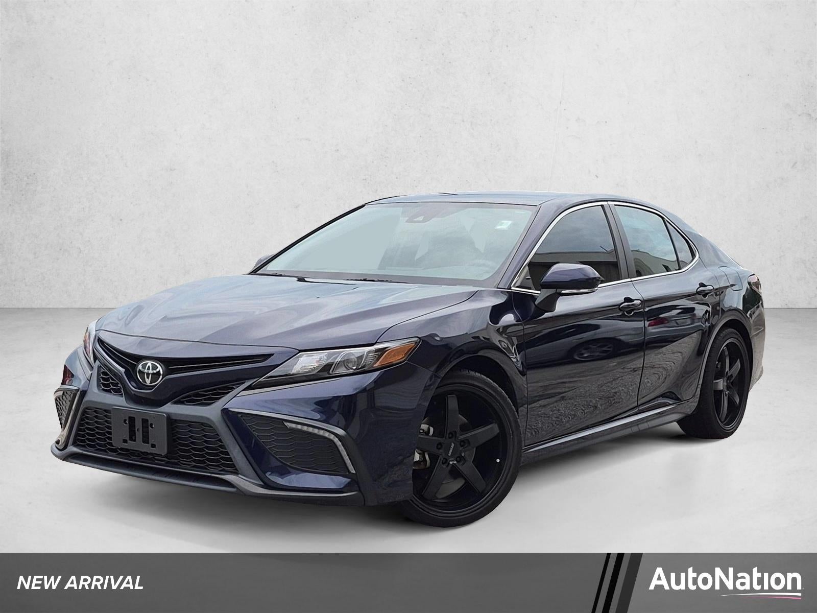 2022 Toyota Camry SE Auto (SE)