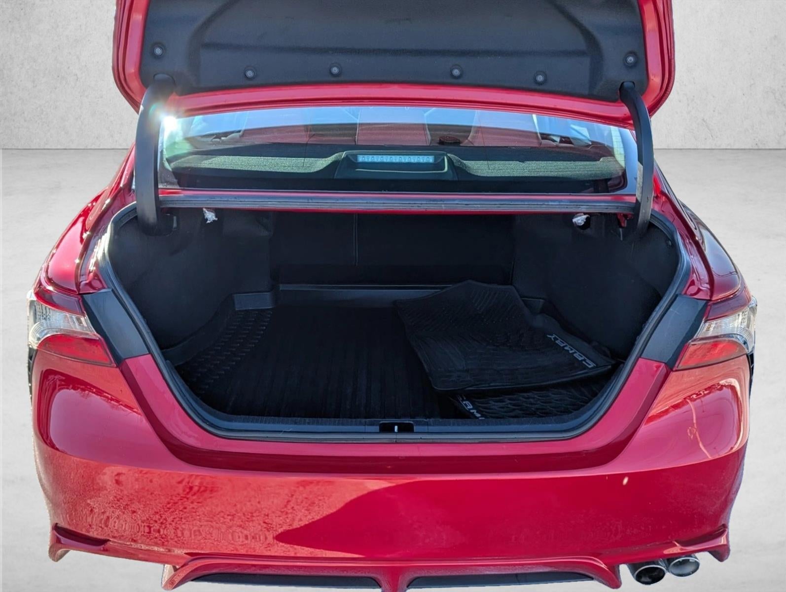 2022 Toyota Camry SE Auto (SE)