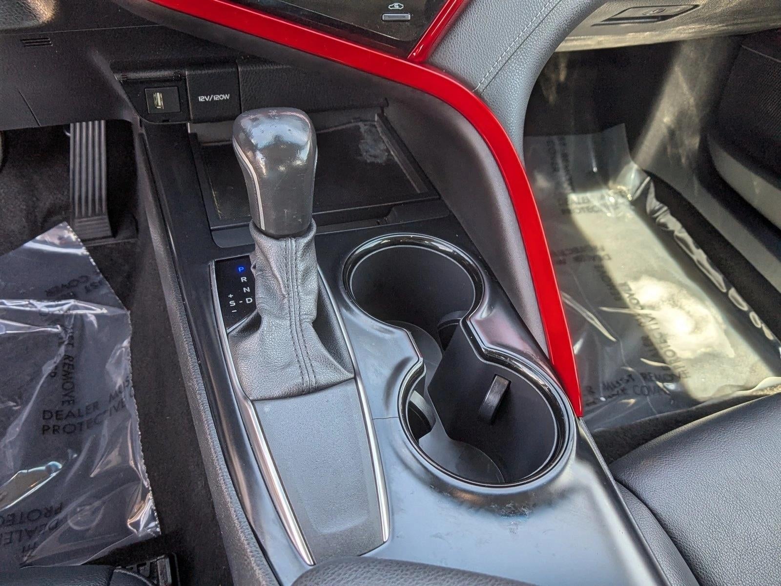 2020 Toyota Camry SE Nightshade Auto (Natl)