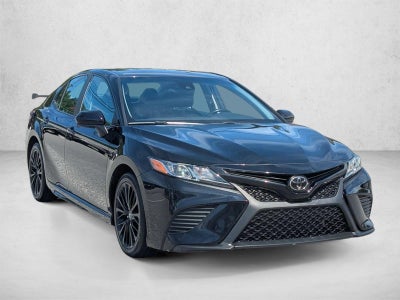 2020 Toyota Camry SE Nightshade Auto (Natl)