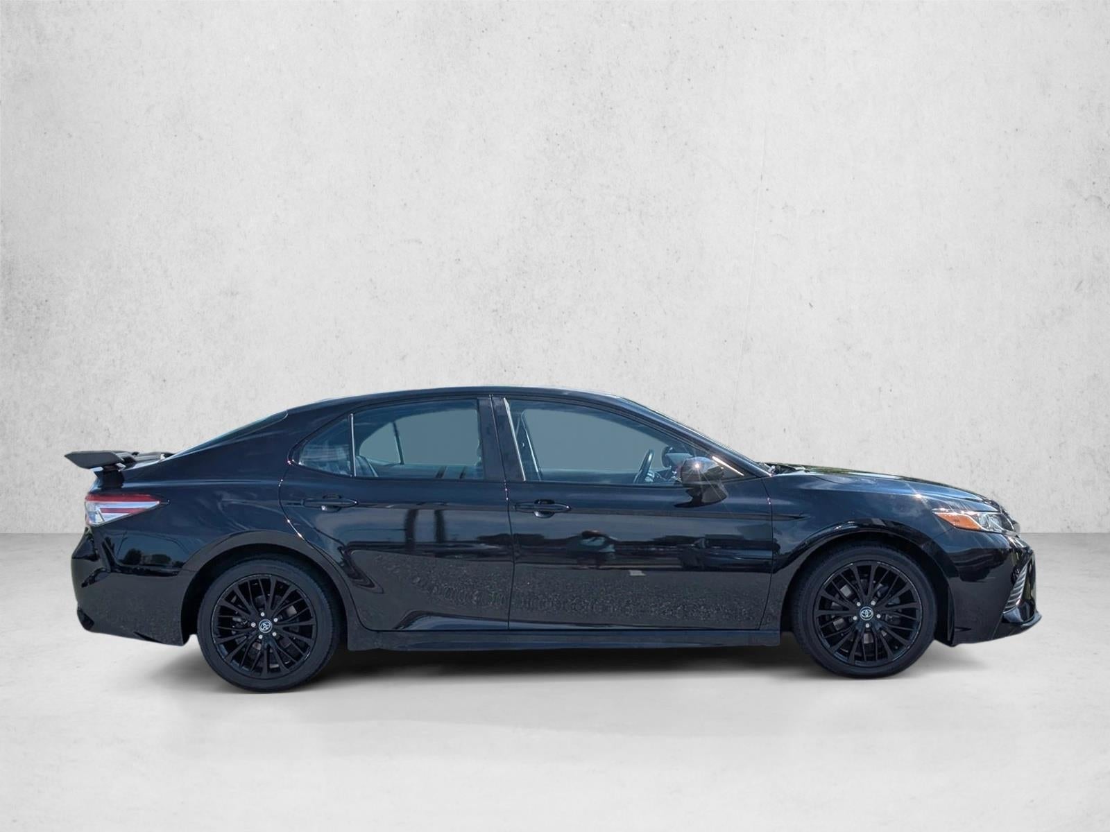 2020 Toyota Camry SE Nightshade Auto (Natl)