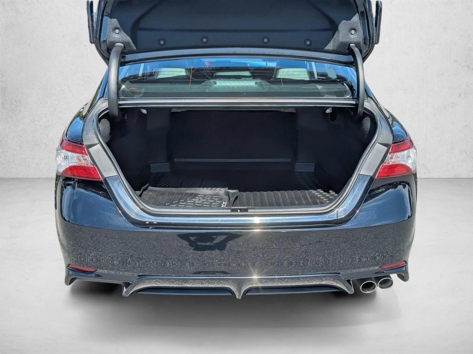 2020 Toyota Camry SE Nightshade Auto (Natl)
