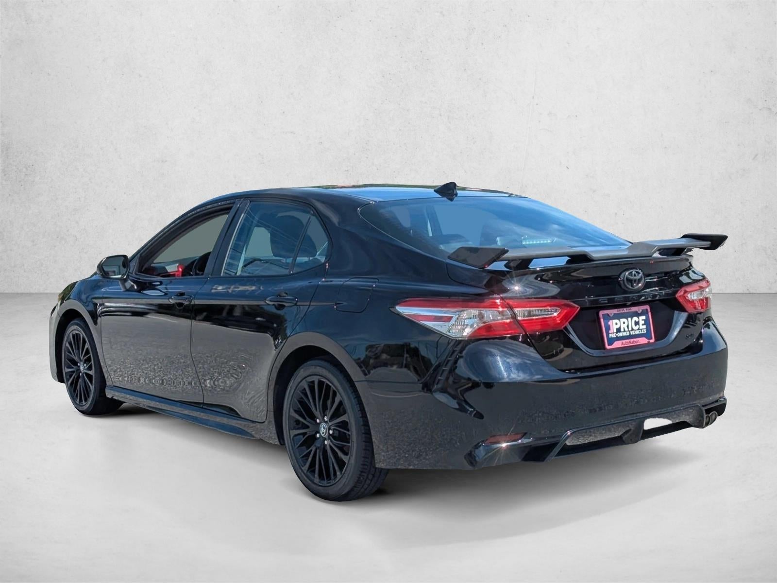 2020 Toyota Camry SE Nightshade Auto (Natl)