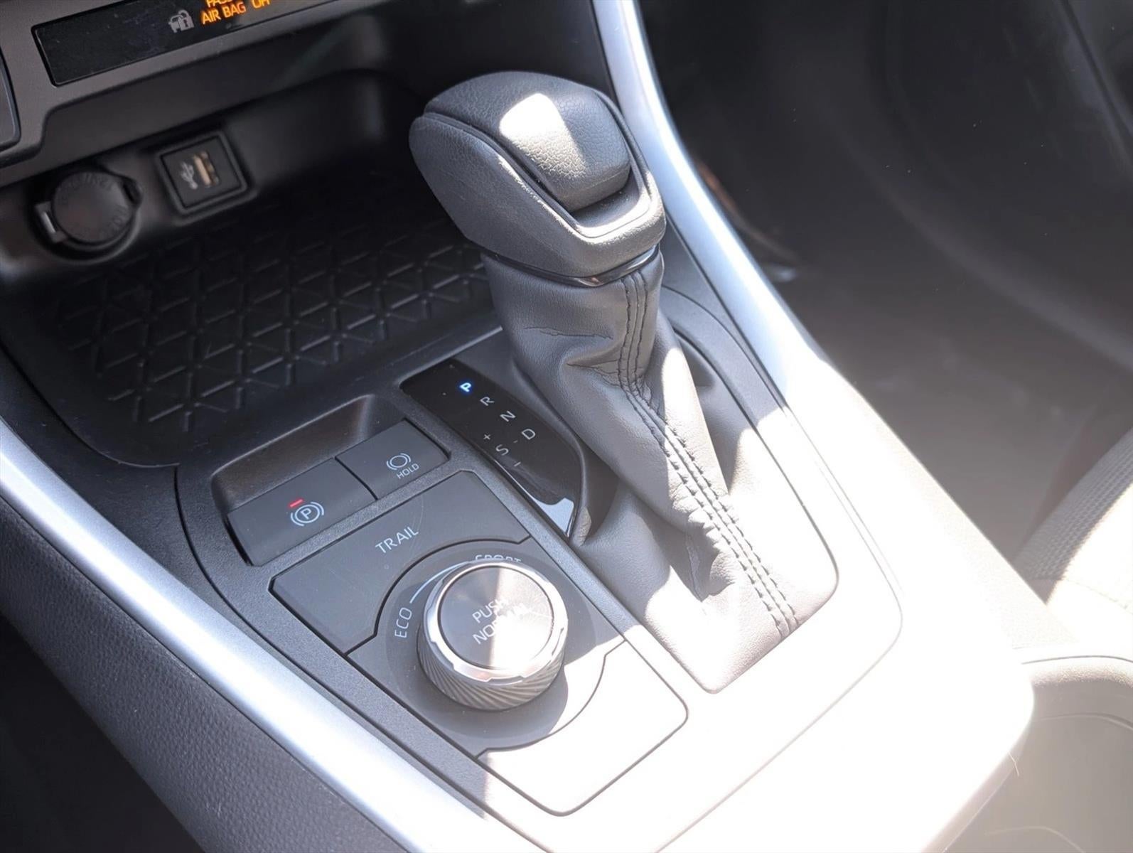 2025 Toyota RAV4 Hybrid LE AWD (Natl)