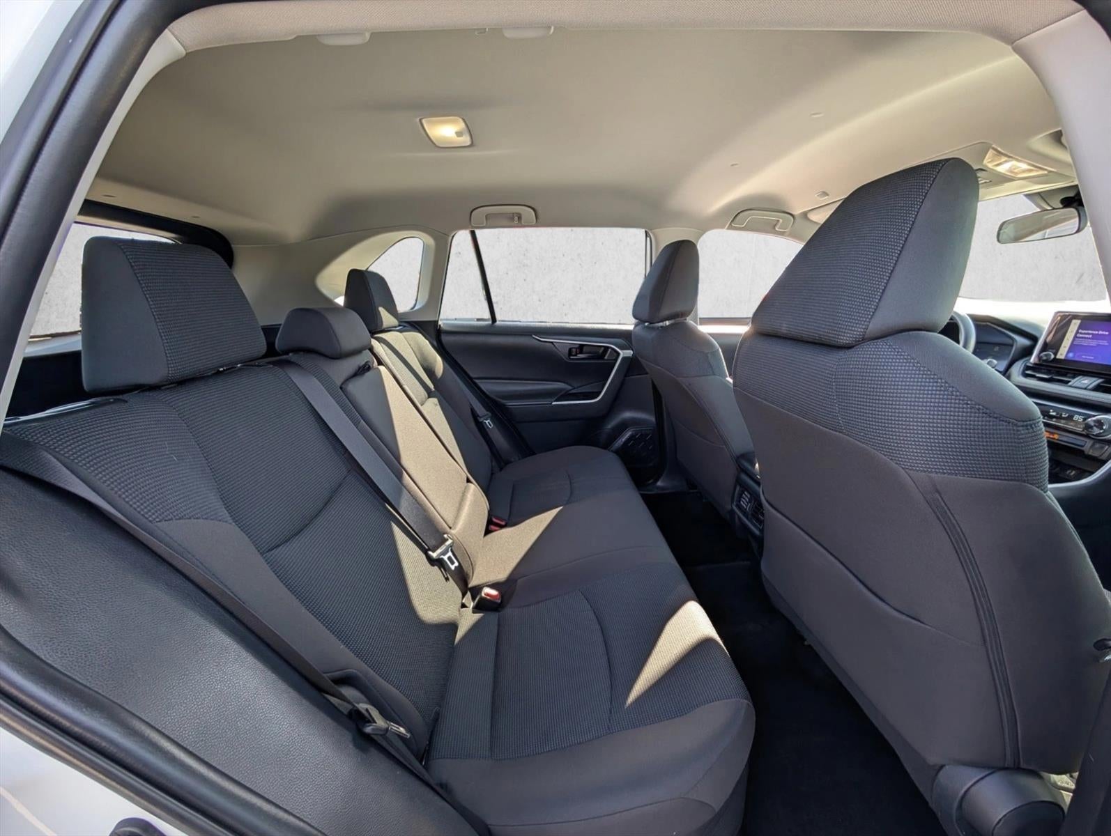 2025 Toyota RAV4 Hybrid LE AWD (Natl)