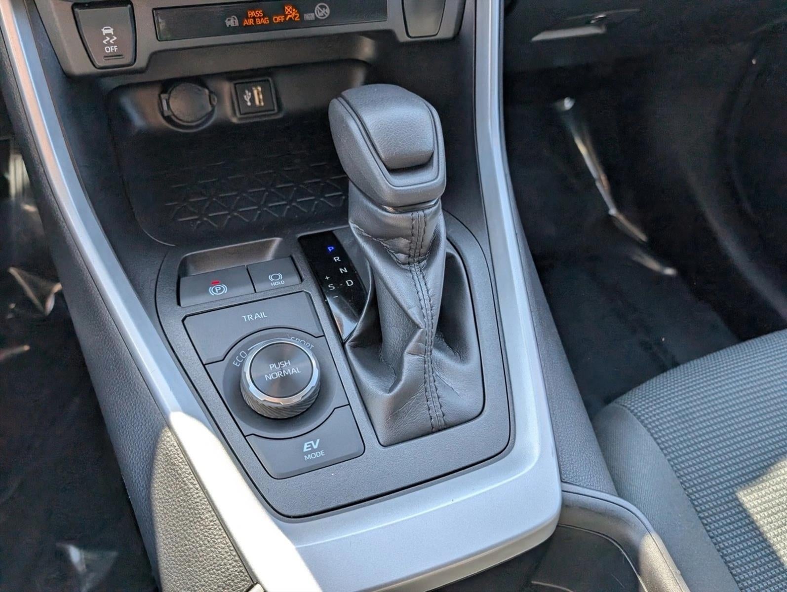 2025 Toyota RAV4 Hybrid LE AWD (Natl)