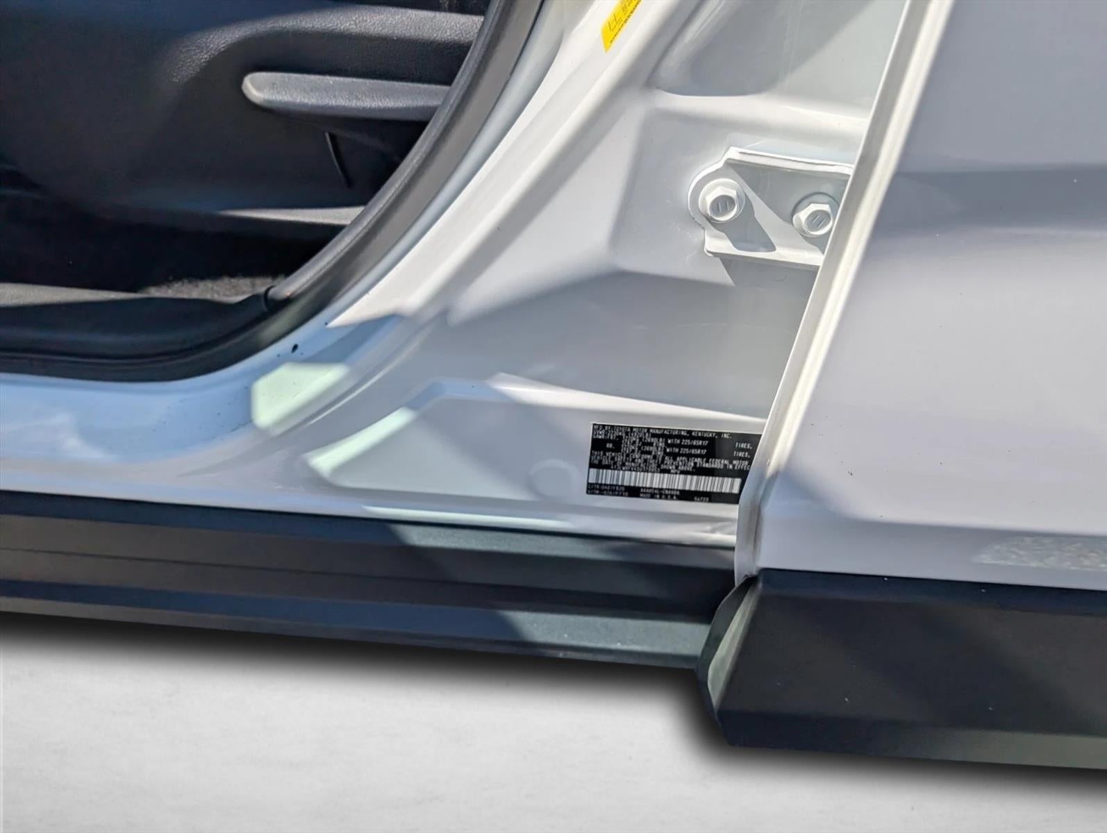 2025 Toyota RAV4 Hybrid LE AWD (Natl)