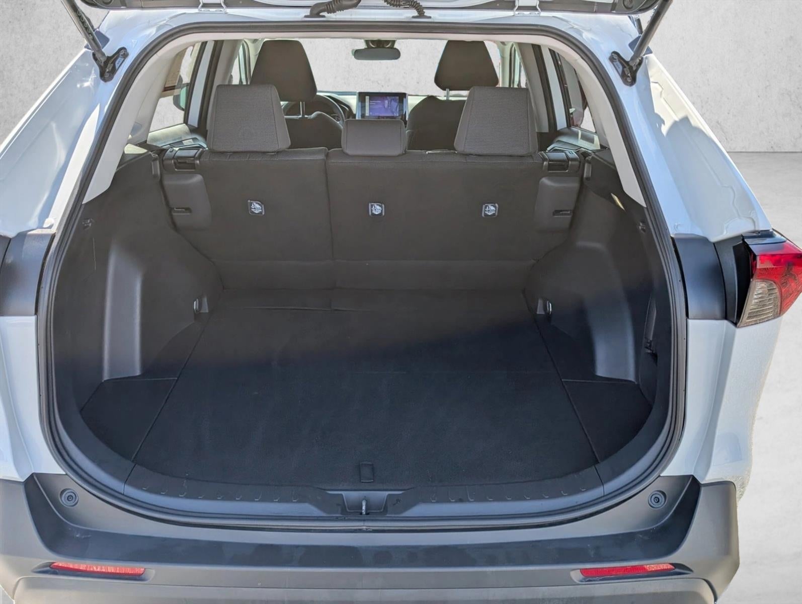 2025 Toyota RAV4 Hybrid LE AWD (Natl)