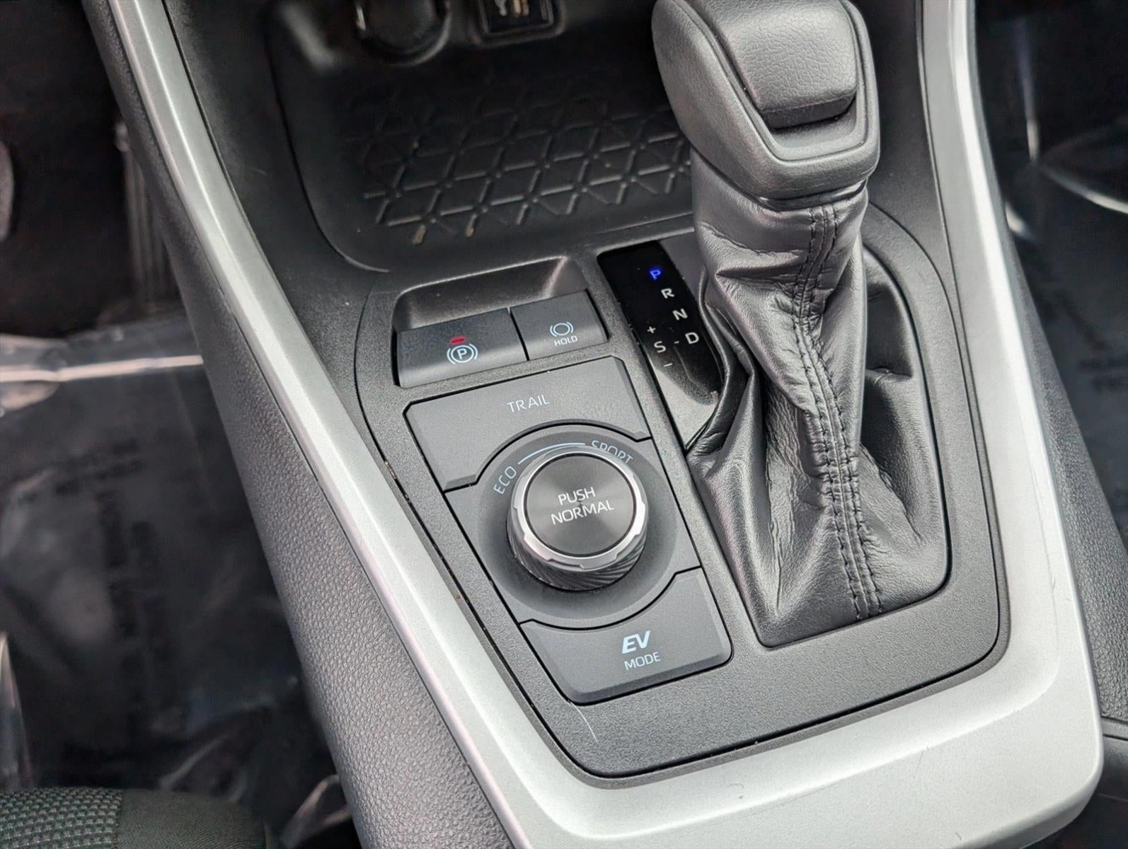 2025 Toyota RAV4 Hybrid LE AWD (Natl)