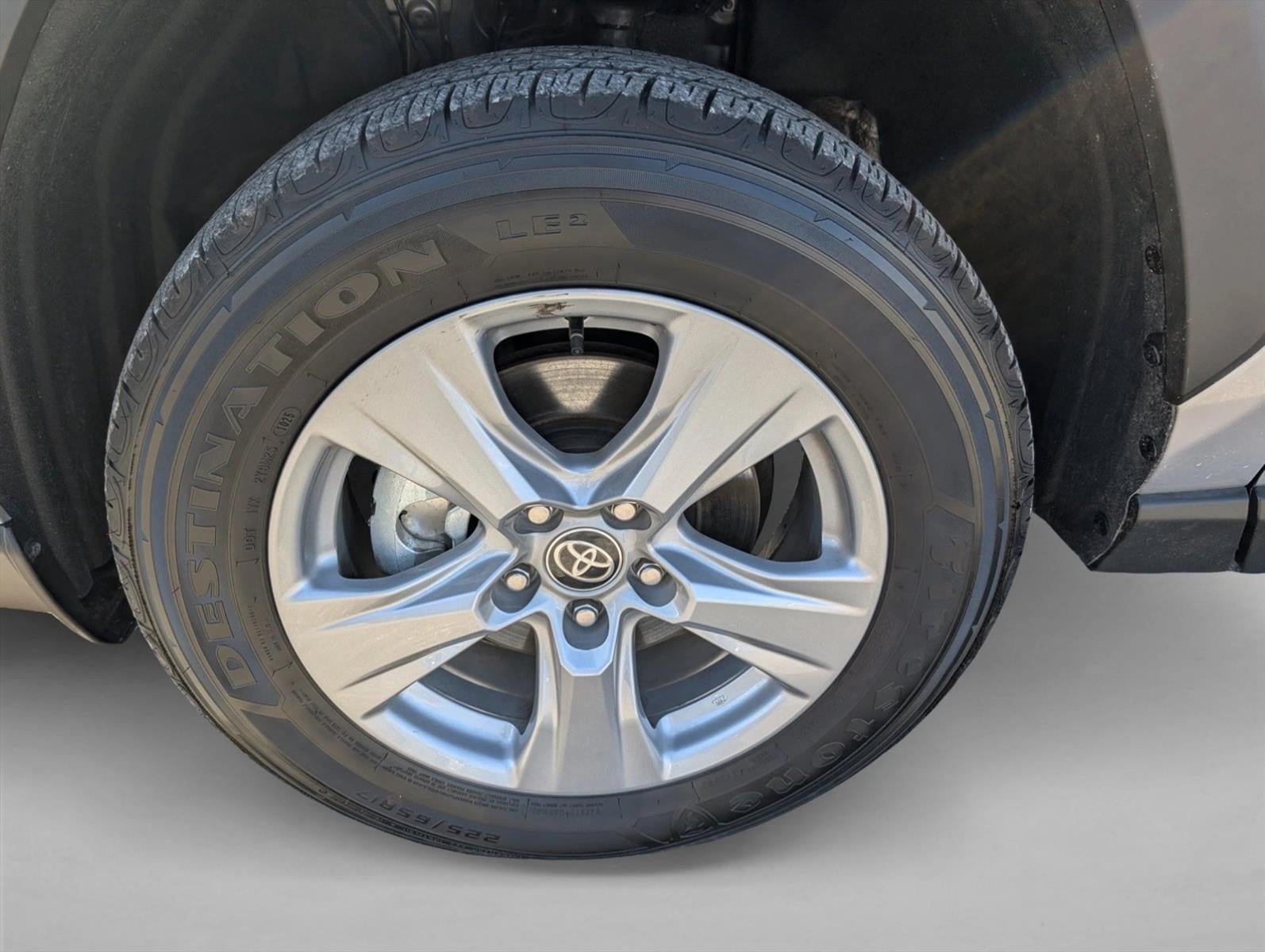 2025 Toyota RAV4 Hybrid LE AWD (Natl)