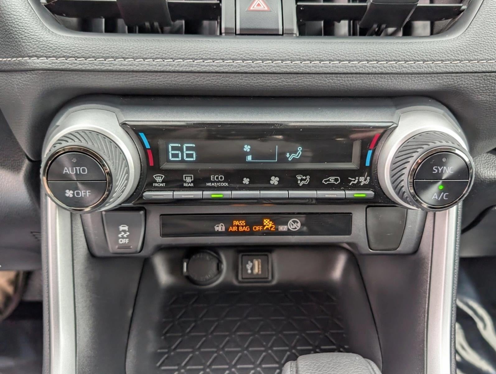 2025 Toyota RAV4 Hybrid LE AWD (Natl)