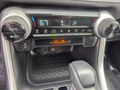 2025 Toyota RAV4 Hybrid LE AWD (Natl)