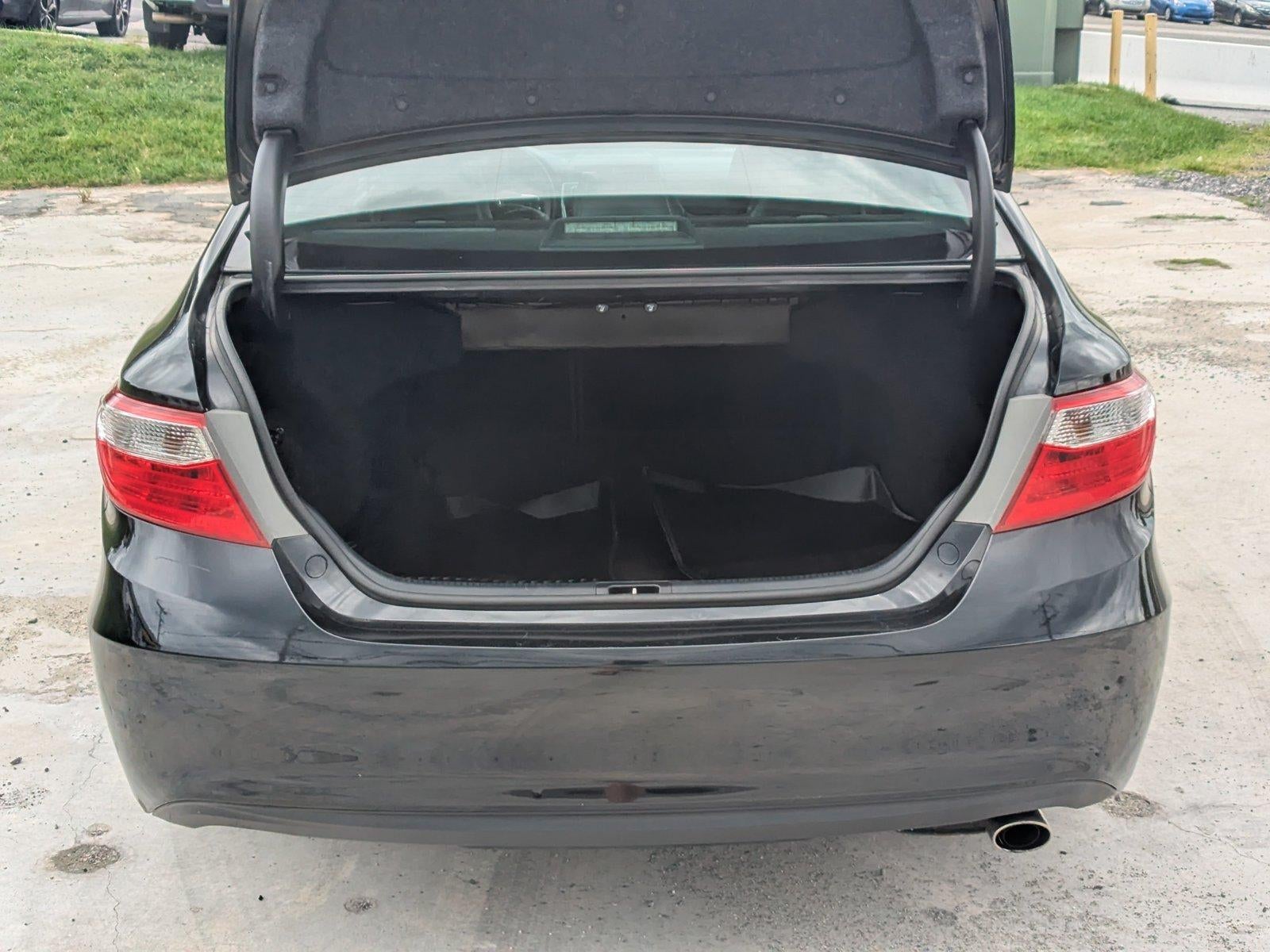 2016 Toyota Camry 4dr Sdn I4 Auto XLE (SE)