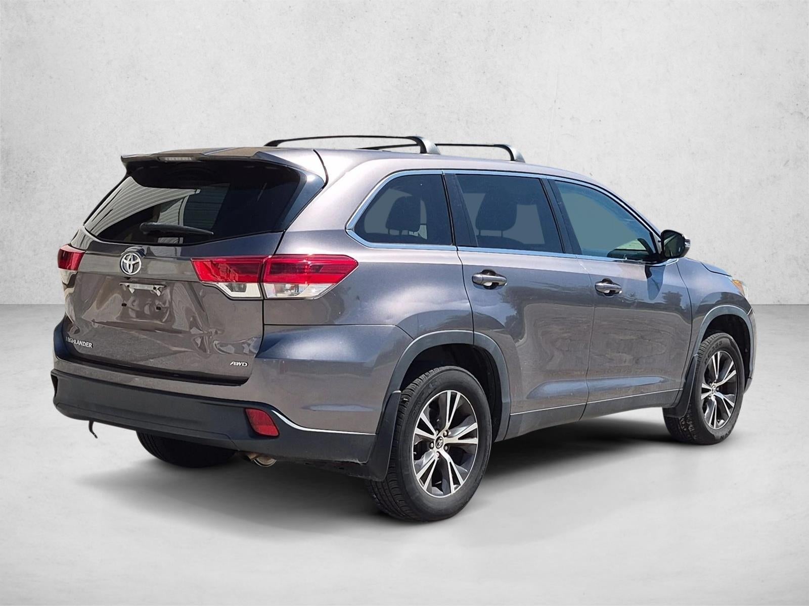 2019 Toyota Highlander LE V6 AWD (Natl)