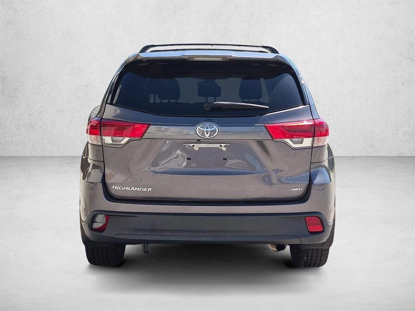 2019 Toyota Highlander LE V6 AWD (Natl)