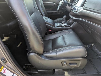 2019 Toyota Highlander Limited Platinum V6 AWD (Natl)