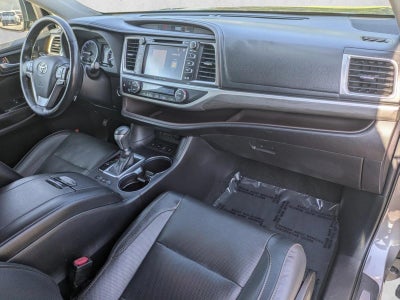 2019 Toyota Highlander Limited Platinum V6 AWD (Natl)