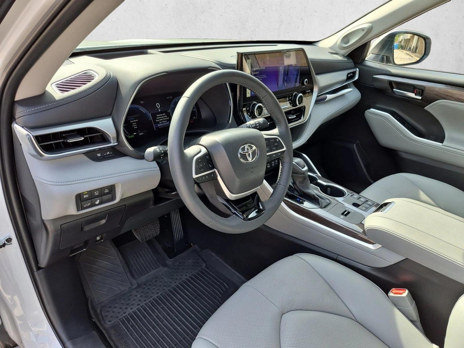 2026 Toyota Highlander Hybrid Platinum AWD (Natl)