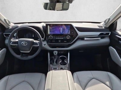 2026 Toyota Highlander Hybrid Platinum AWD (Natl)