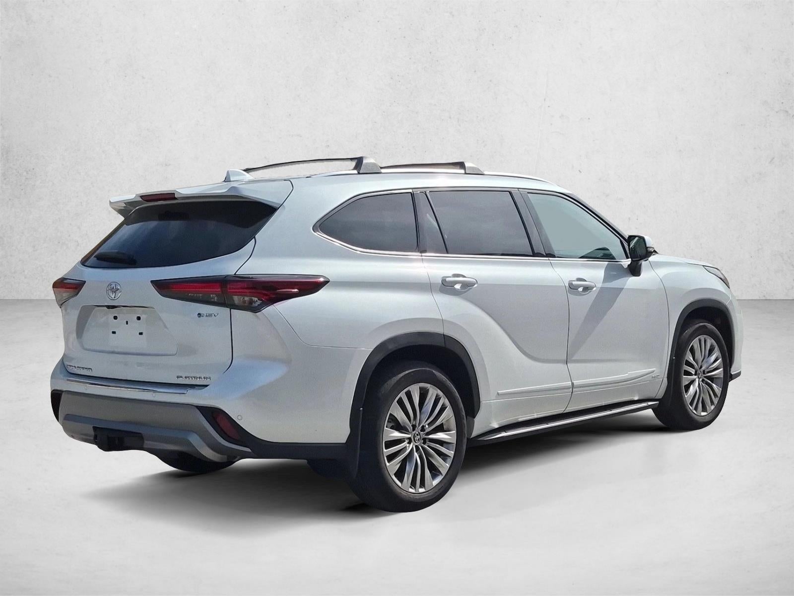 2026 Toyota Highlander Hybrid Platinum AWD (Natl)
