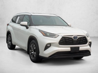2022 Toyota Highlander Hybrid XLE AWD (Natl)