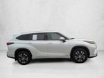 2022 Toyota Highlander Hybrid XLE AWD (Natl)